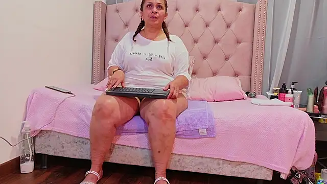 scarlettbooty online show from September 2025 03:00:02 AM