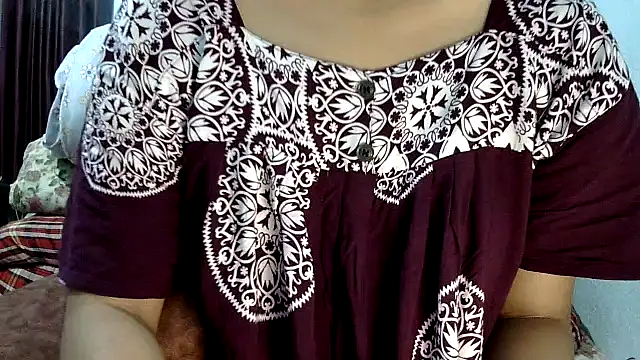 Snapshot of cute_kuku chatting on September 2025 09:33:02 AM cute kuku online show from September 2025 09:33:02 AM