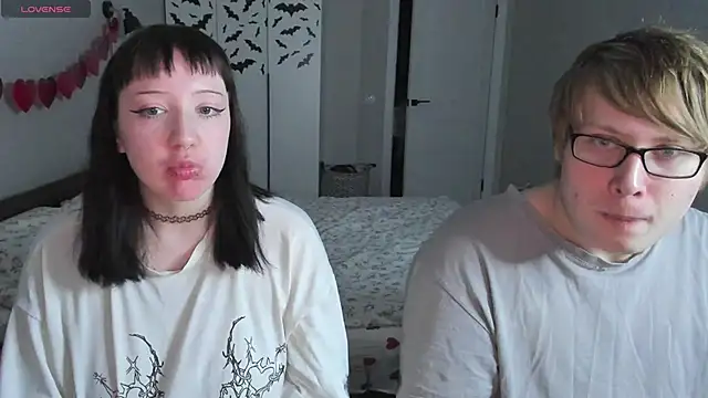 JayMollyy online show from April 2026 04:11:02 PM