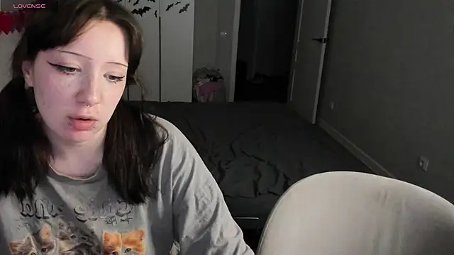 JayMollyy online show from July 2026 04:19:01 PM