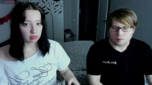 JayMollyy online show from April 2026 07:20:01 PM