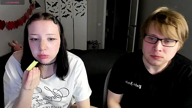 JayMollyy online show from April 2026 03:37:01 PM