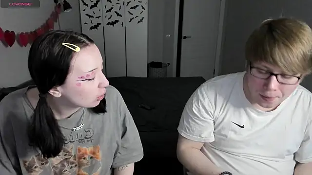 JayMollyy online show from April 2026 05:28:02 PM