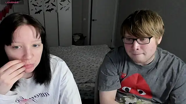 JayMollyy online show from April 2026 06:10:01 PM