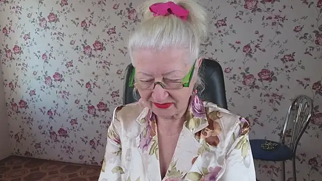 Maya Mayflower online show from September 2025 04:08:01 AM