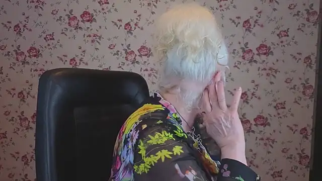 Maya Mayflower online show from April 2026 03:02:01 AM