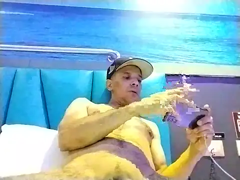 karlossan24 online show from August 2026 06:22:02 AM