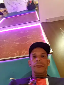 karlossan24 online show from February 2026 09:15:01 PM