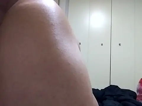 Snapshot of taaaaaa- chatting on November 2025 12:17:01 PM taaaaaa- online show from November 2025 12:17:01 PM