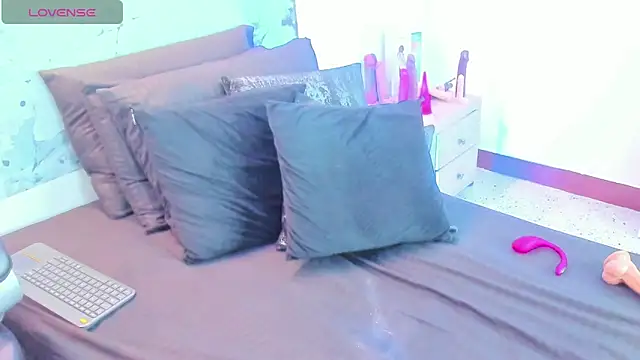 violeta delavega1 online show from November 2025 04:30:01 AM