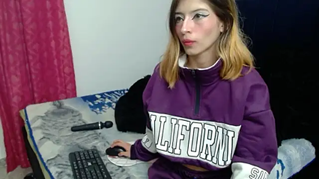 KratosAfroditacs online show from December 2025 09:30:02 PM