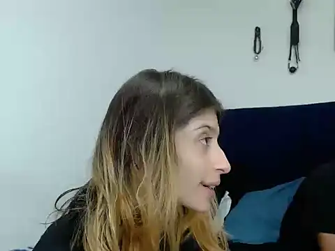 KratosAfroditacs online show from February 2026 10:49:01 PM