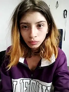 KratosAfroditacs online show from December 2025 12:16:01 AM