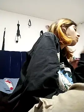 KratosAfroditacs online show from October 2025 07:57:02 PM