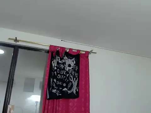 KratosAfroditacs online show from November 2025 08:35:01 PM