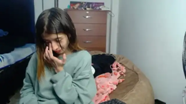 KratosAfroditacs online show from March 2026 06:53:01 PM