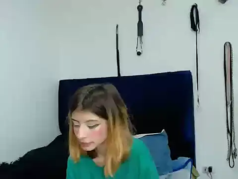 KratosAfroditacs online show from October 2025 09:11:02 PM