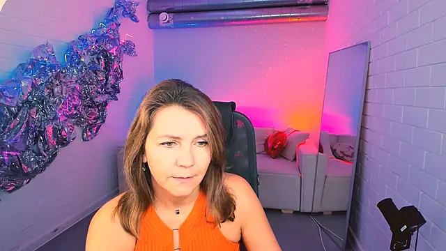 NicoleHitman online show from October 2025 01:19:01 PM