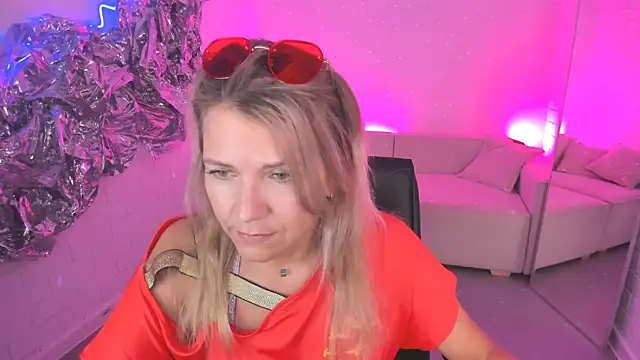 NicoleHitman online show from July 2026 01:35:02 PM