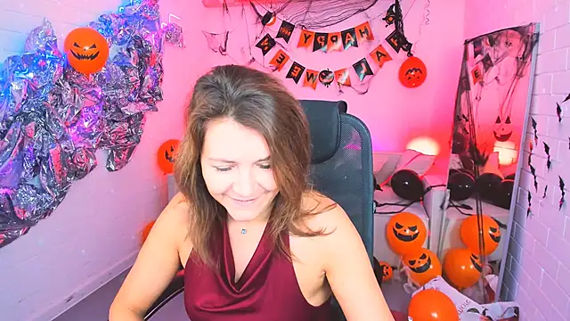 NicoleHitman online show from October 2025 05:28:01 AM