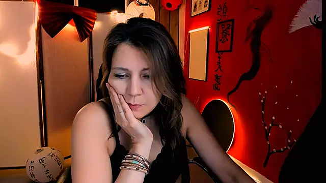 NicoleHitman online show from December 2025 01:28:01 PM