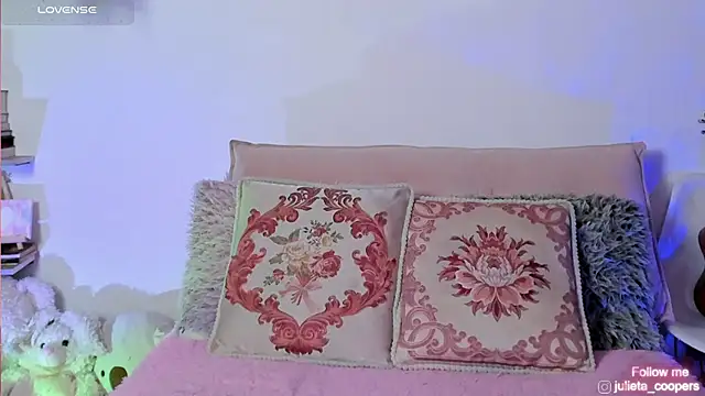 julieta cooper20 online show from March 2026 04:07:01 AM