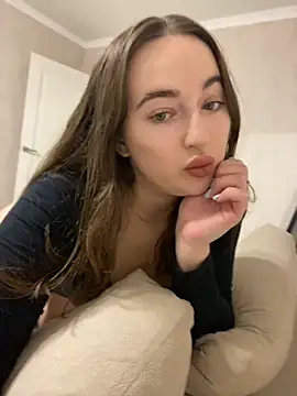 AlisaQSky online show from November 2025 11:42:02 AM