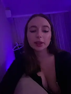 Snapshot of AlisaQSky chatting on October 2025 05:25:02 PM AlisaQSky online show from October 2025 05:25:02 PM