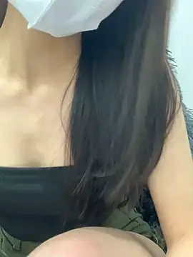 Snapshot of Lyly2525 chatting on March 2025 04:35:02 PM Lyly2525 online show from March 2025 04:35:02 PM