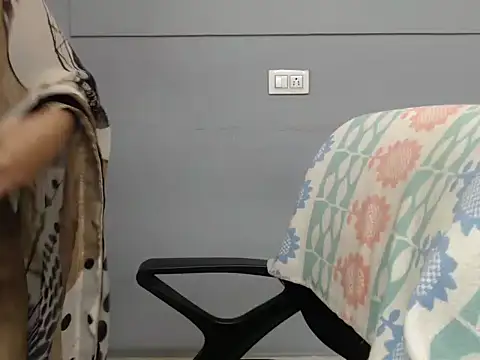 Surjeet Kaur online show from November 2025 04:01:02 AM