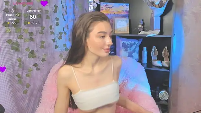 Snapshot of MelissaMillton chatting on March 2025 04:18:01 AM MelissaMillton online show from March 2025 04:18:01 AM