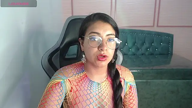 alexa romero t online show from October 2025 01:01:02 PM