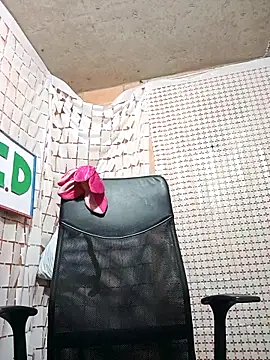 isis milove online show from April 2026 11:22:02 AM