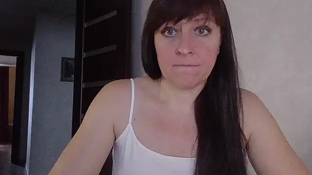 Snapshot of CarolinaReaperRed chatting on November 2025 10:04:01 AM CarolinaReaperRed online show from November 2025 10:04:01 AM