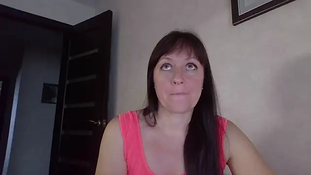 Snapshot of CarolinaReaperRed chatting on November 2025 12:31:01 PM CarolinaReaperRed online show from November 2025 12:31:01 PM