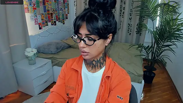 Snapshot of CharimgSabrina chatting on November 2025 06:29:01 AM CharimgSabrina online show from November 2025 06:29:01 AM