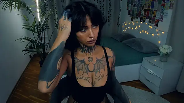 Snapshot of CharimgSabrina chatting on November 2025 06:17:02 AM CharimgSabrina online show from November 2025 06:17:02 AM