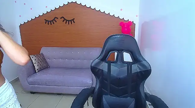 Snapshot of andrea_torres_t chatting on March 2025 04:24:02 PM andrea torres t online show from March 2025 04:24:02 PM