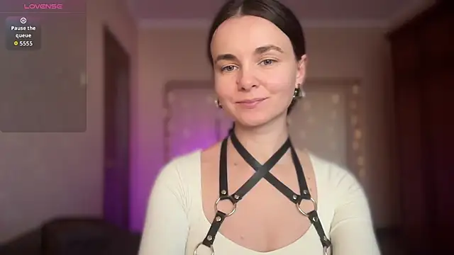 lanaloulou online show from September 2025 01:49:01 PM