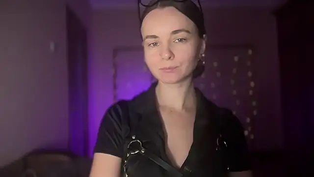 lanaloulou online show from September 2025 11:38:02 PM