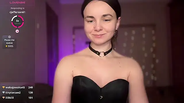 lanaloulou online show from November 2025 09:52:02 PM