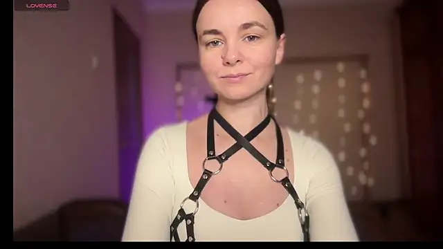 lanaloulou online show from September 2025 02:07:01 AM