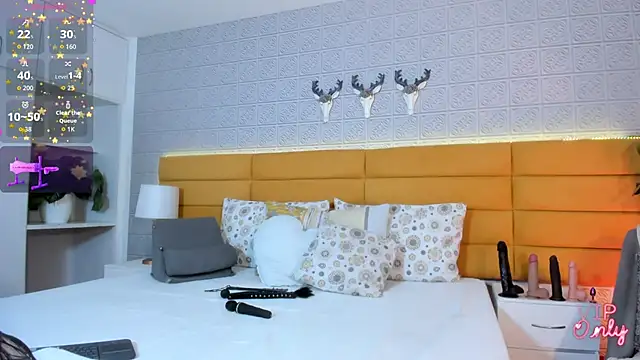 LeilaHiuston online show from February 2026 12:02:02 AM