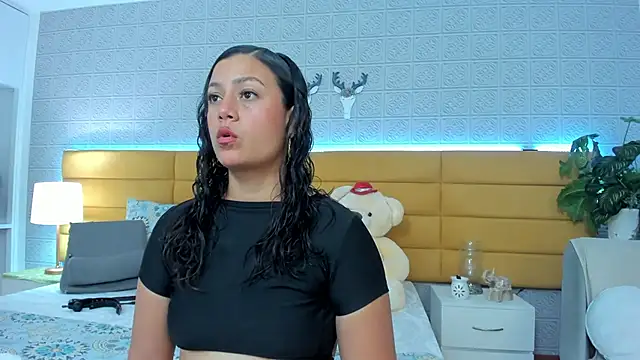 LeilaHiuston online show from December 2025 08:17:02 PM