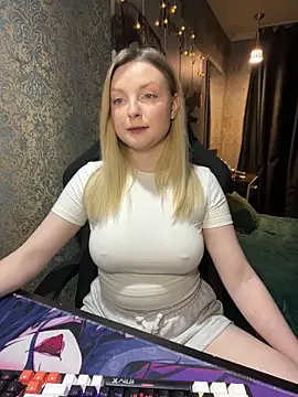 Lina ly online show from November 2025 08:57:02 PM