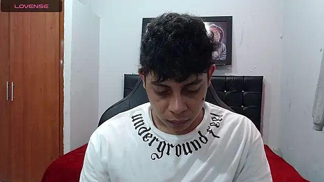 Snapshot of Alejandroo_22 chatting on March 2025 06:31:01 PM Alejandroo 22 online show from March 2025 06:31:01 PM