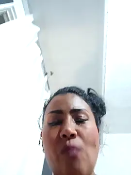 Ariana Rodriguez online show from November 2025 12:25:01 AM