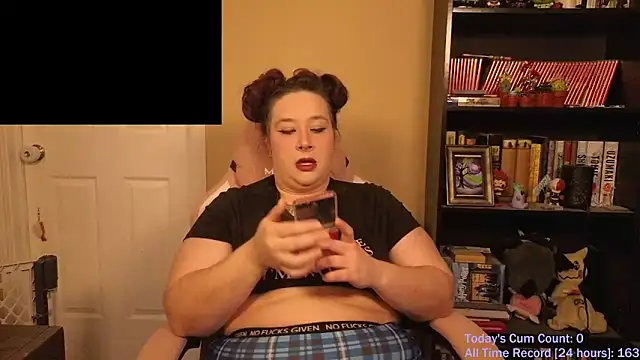 Snapshot of VioletNova chatting on February 2026 02:06:02 PM VioletNova online show from February 2026 02:06:02 PM