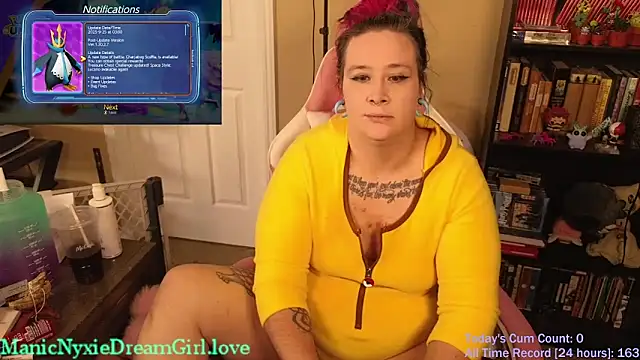 Snapshot of VioletNova chatting on October 2025 09:27:02 PM VioletNova online show from October 2025 09:27:02 PM