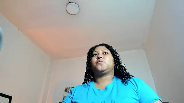 Ayliinn  online show from November 2025 02:45:02 AM